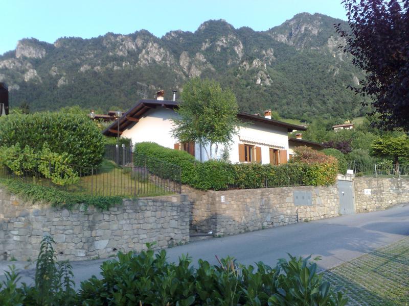Casa Lucia vista dall'esterno - lago di Idro - Hotel Alpino
