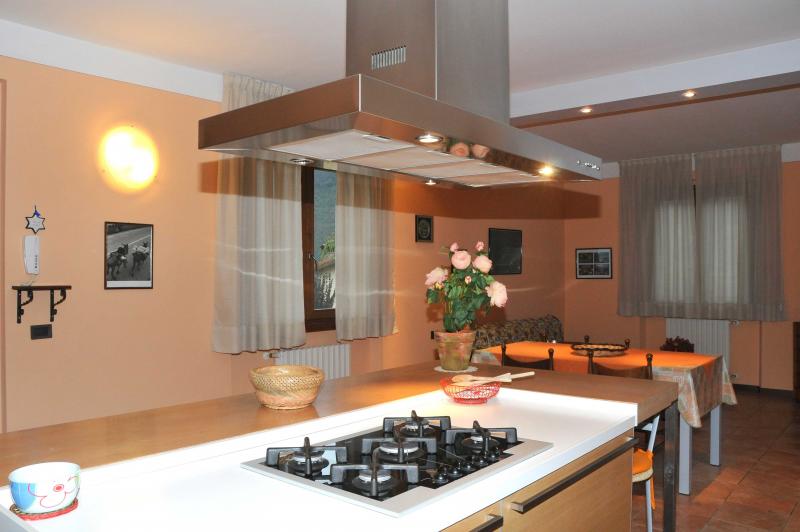 Cucina Casa Lucia 2 - lago di Idro - Hotel Alpino