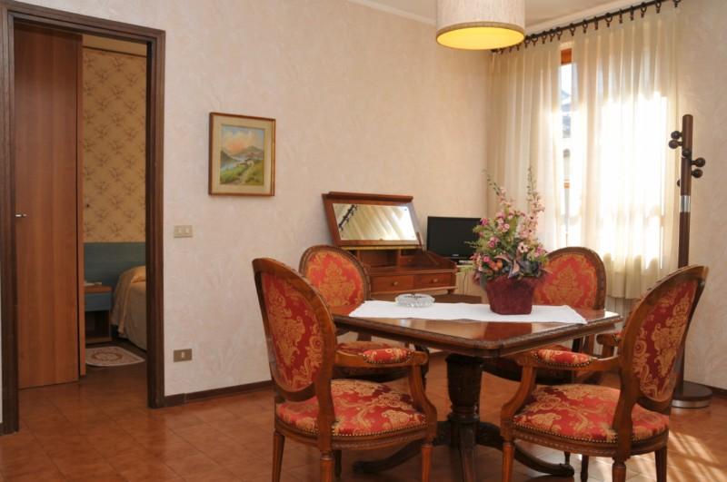 living room Suite - Hotel Alpino - Idro lake