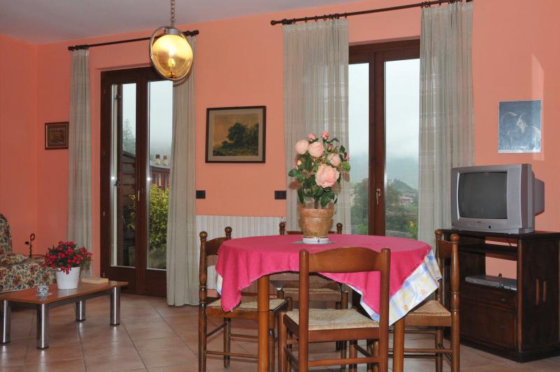 Sala da pranzo Casa Flora - lago di Idro - Hotel Alpino