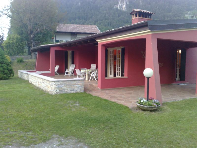 Villa Stefano draußen, Hotel Alpino, Idro See