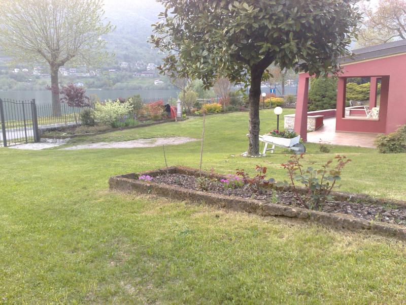 Villa Stefano garden lake view - Hotel Alpino - Idro lake