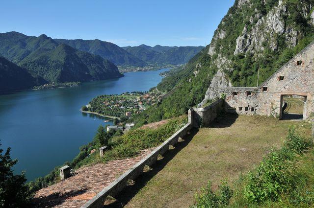 Vista panoramica del lago di Idro dalla Rocca d'Anfo